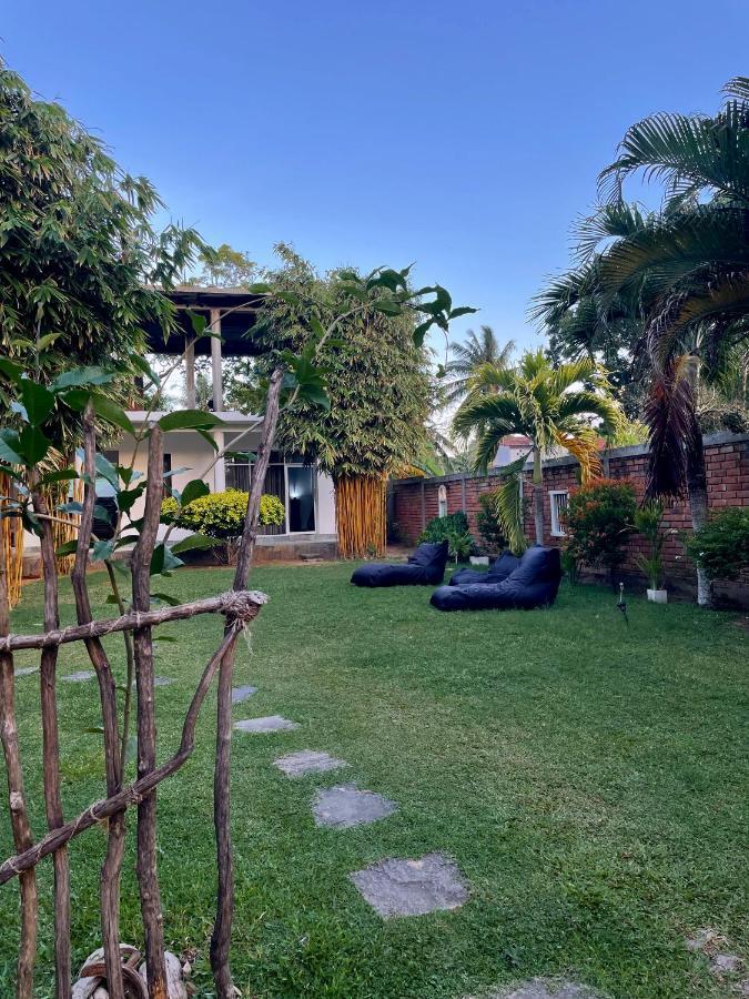 Lost Paradise Sri Lanka Mirissa Bagian luar foto